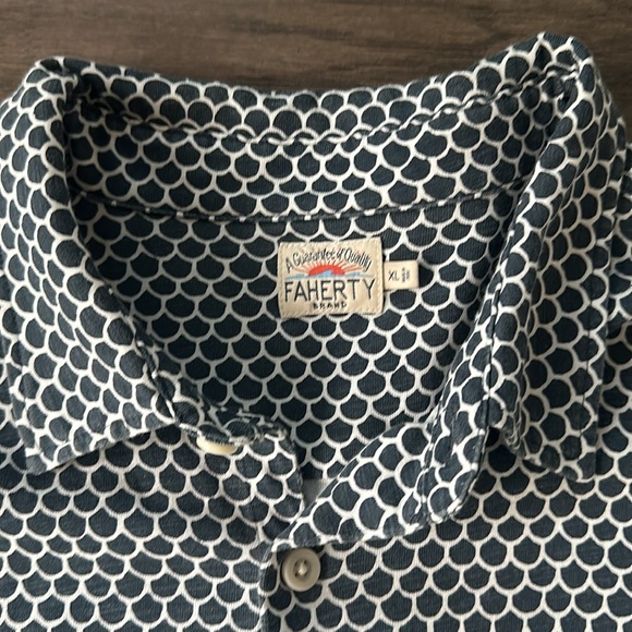 Faherty Blue Fishscale Batik Short Sleeve Shirt - Picture 2 of 5